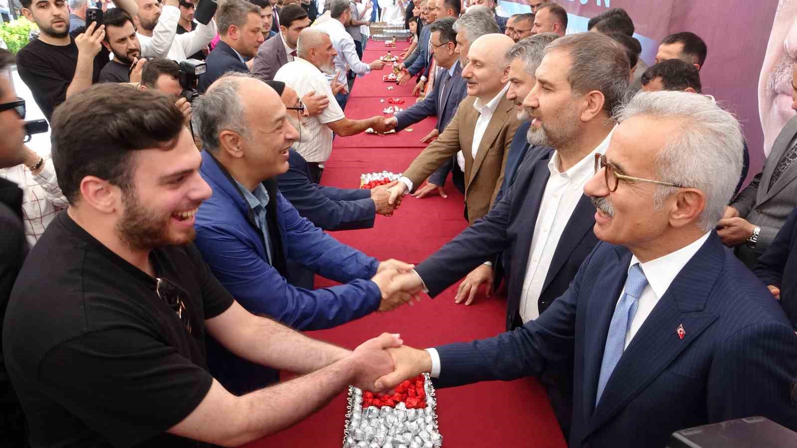 Bakan Uraloğlu, memleketi Trabzon’da bayramlaşma programına katıldı