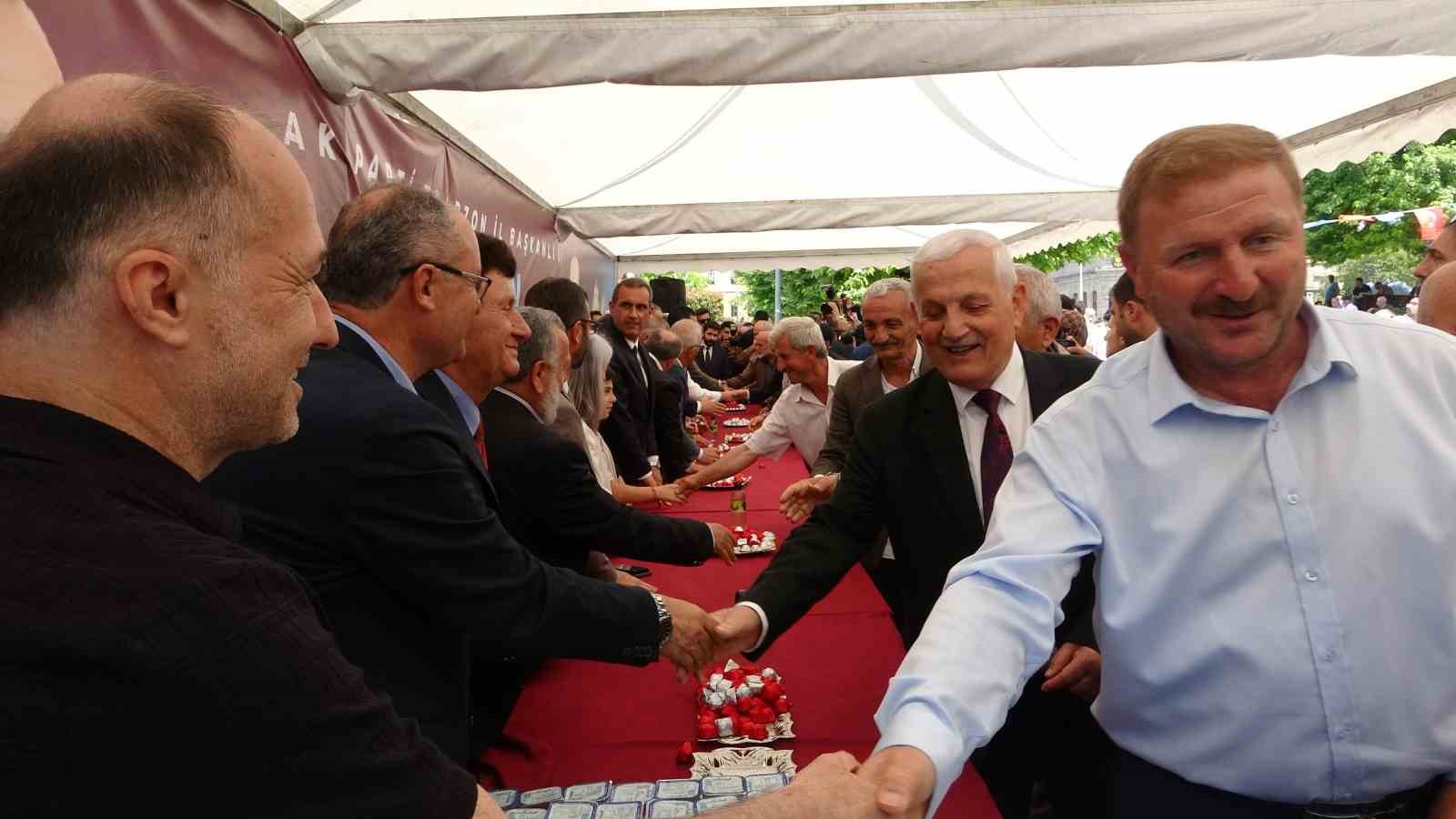 Bakan Uraloğlu, memleketi Trabzon’da bayramlaşma programına katıldı