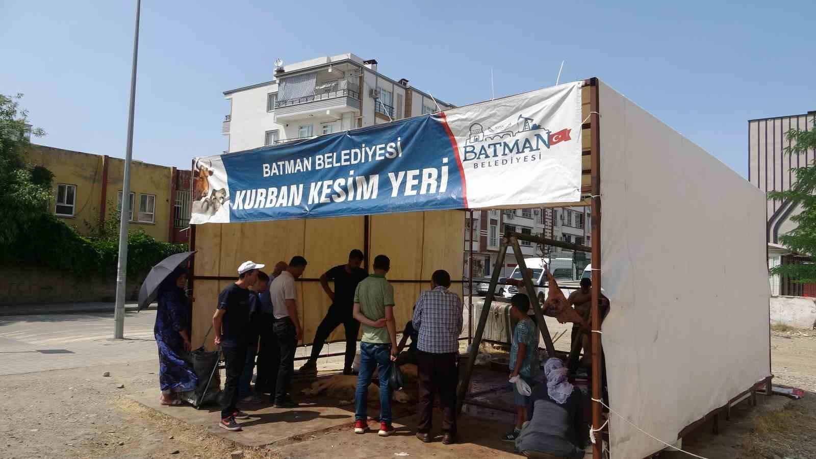 Batman&rsquo;da kurbanlık satışlarında yoğunluk s&uuml;r&uuml;yor

