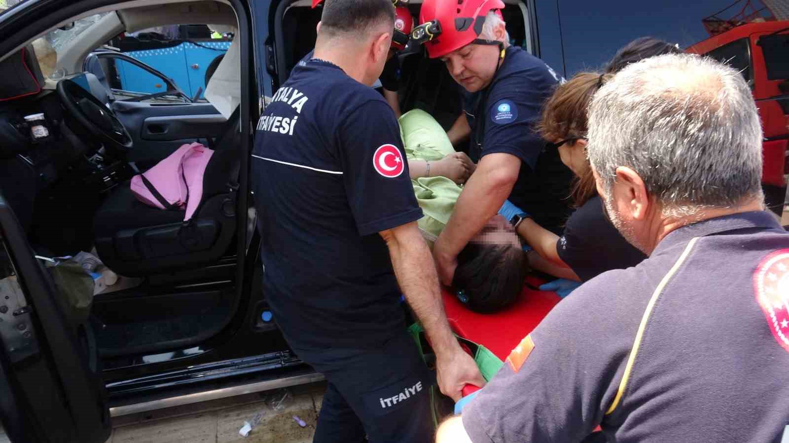 Irak’tan tatile gelen aileye kaza şoku: 3 yaralı