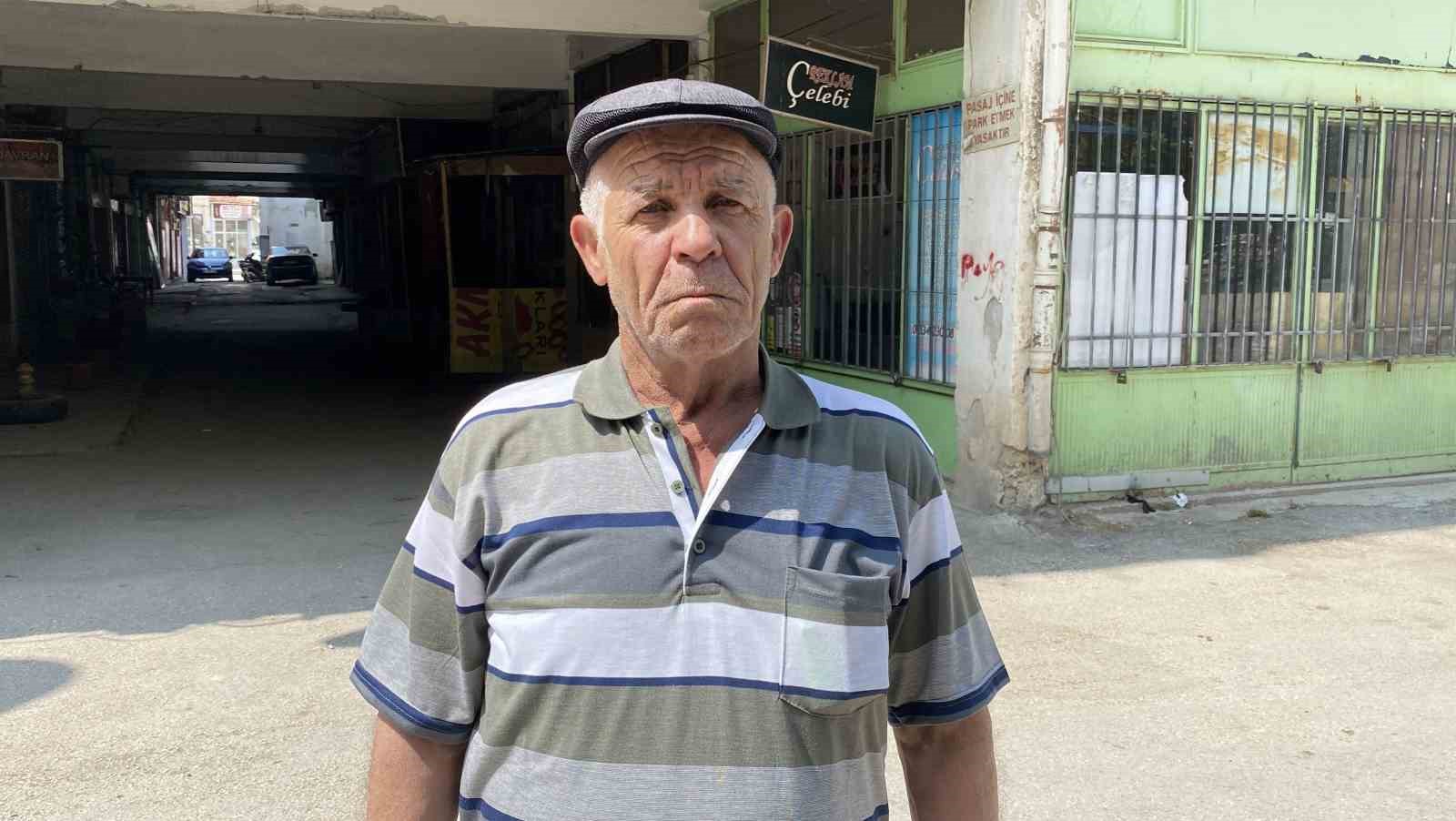 Yaklaşık 2 haftadır depoda mahsur kalan 6 köpek kurtarıldı