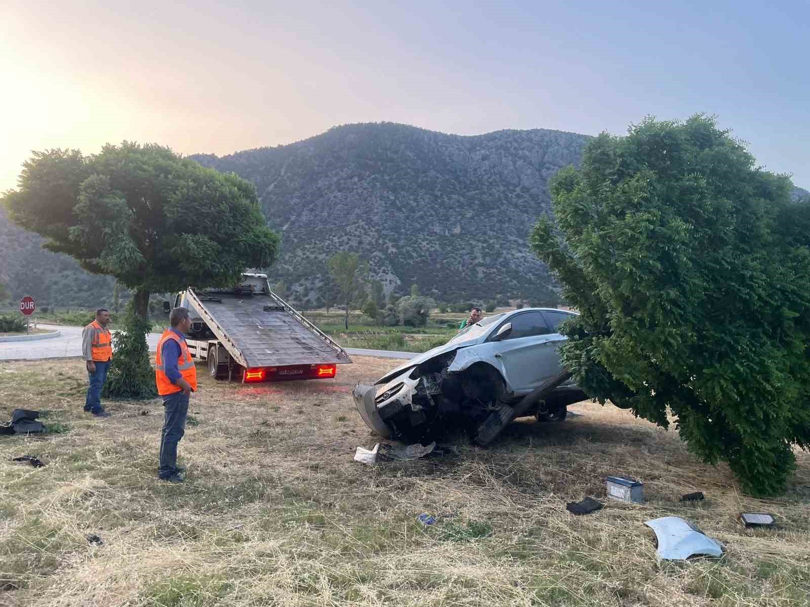 Çorum’da iki otomobil çarpıştı: 2 yaralı