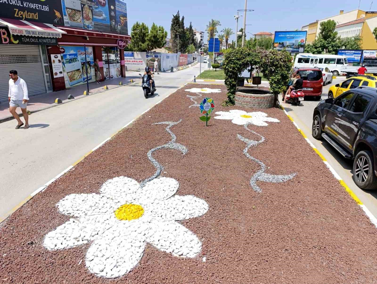 Aydın Büyükşehir Belediyesi Kuşadası’nda çalışmalarını sürdürüyor