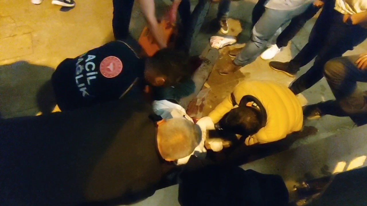 Paland&ouml;ken&rsquo;de bı&ccedil;aklı kavga: 1 yaralı
