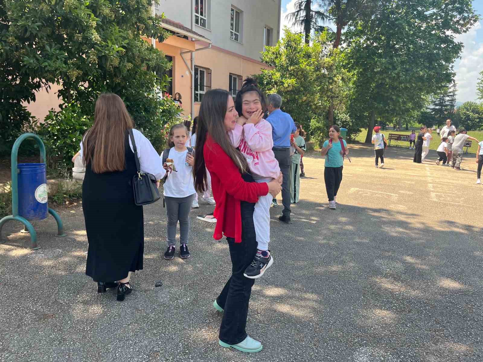 Down sendromlu diye okula gönderilmedi, bir öğretmen hayatını değiştirdi
