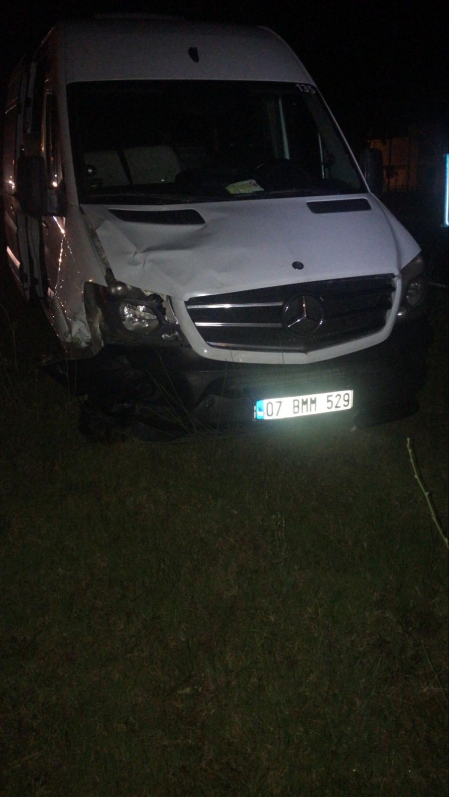 Minibüsün arkadan çarptığı motosikletli genç kadın hayatını kaybetti