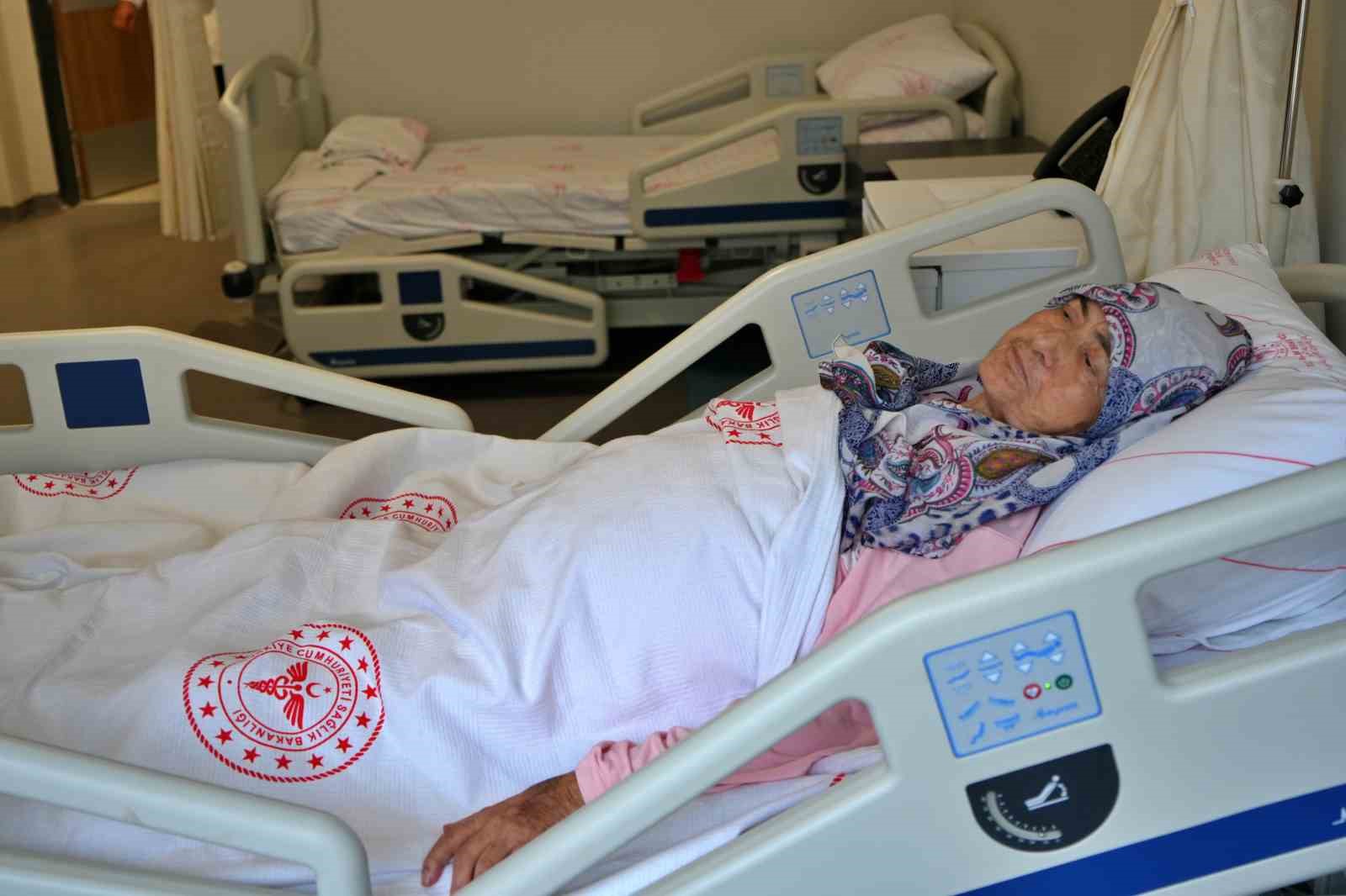 Dayanılmaz ağrıları dindiriyorlar hastalar taburcu olmak istemiyor

