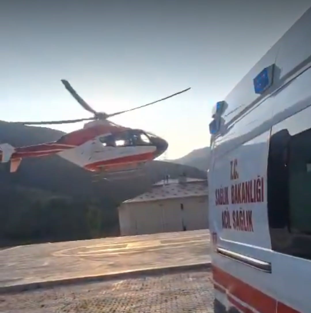 79 yaşındaki hasta için helikopter ambulans havalandı
