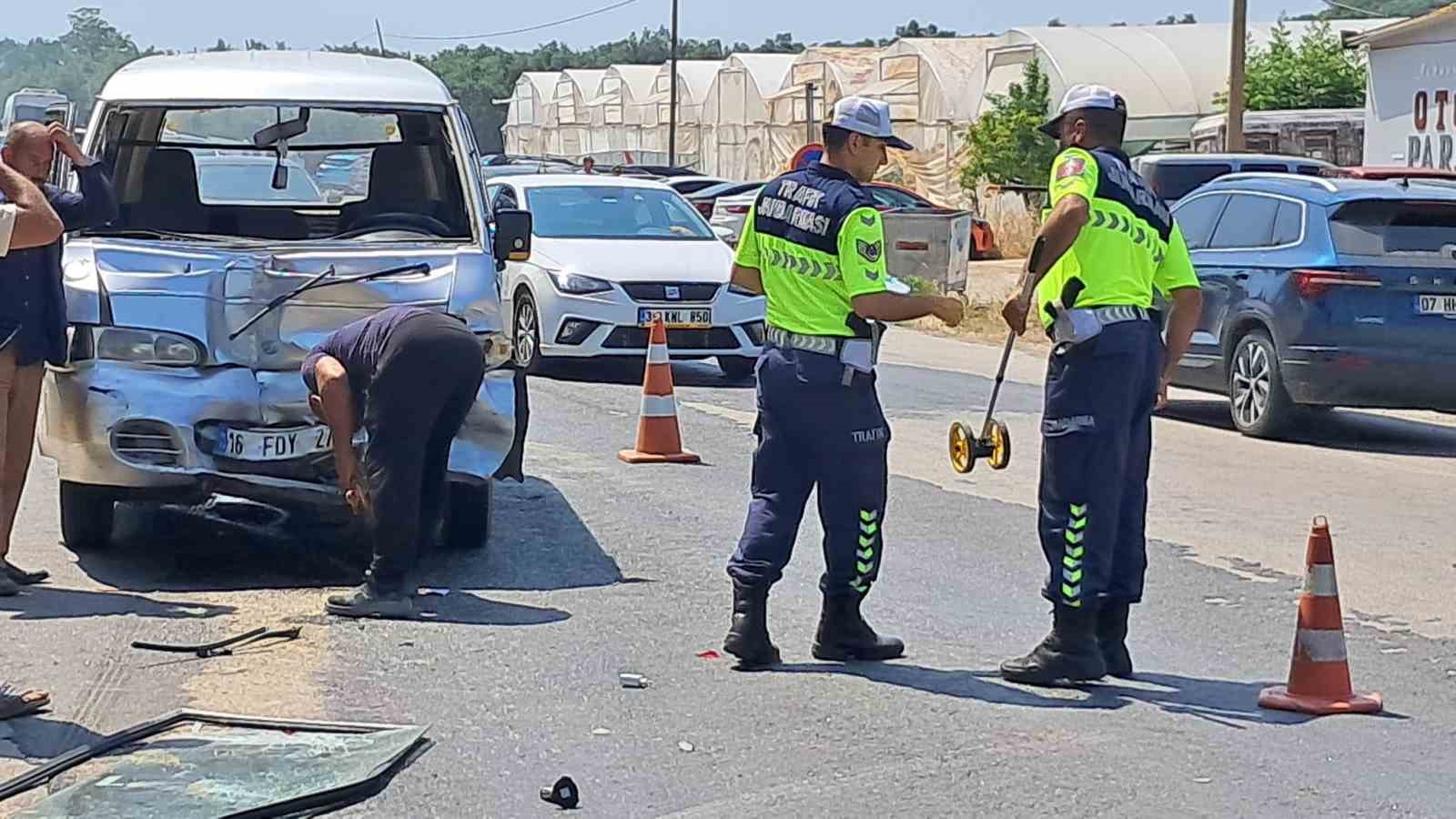 Kaza sonucu 1 kişi yaralandı, İhlas Haber Ajansı bildirdi.