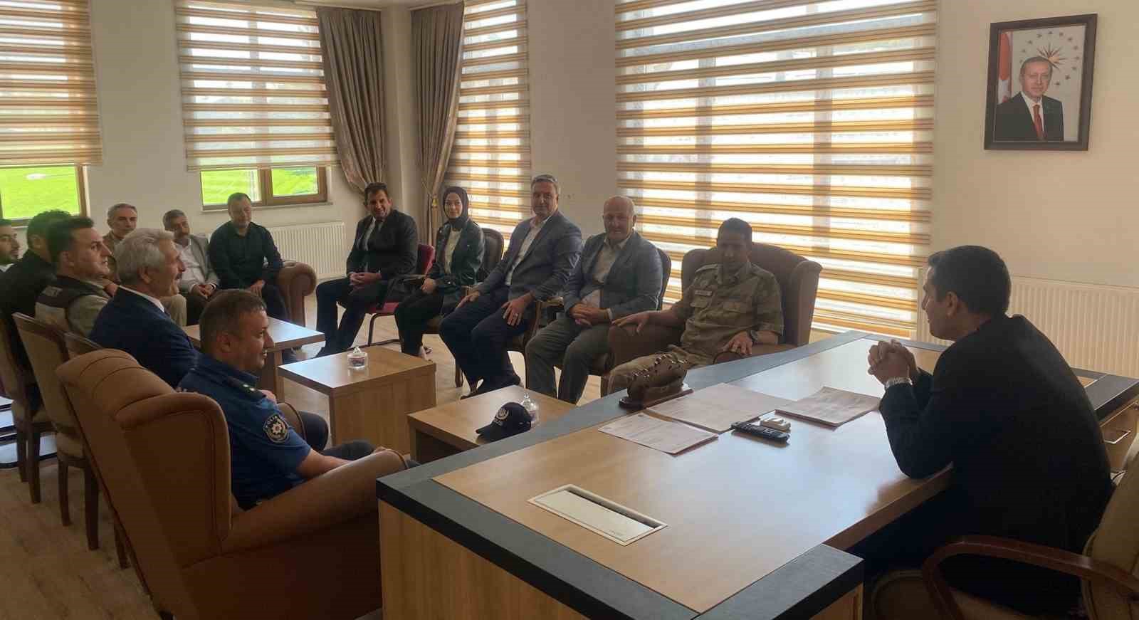 Aydıntepe&rsquo;de kamu kurum &ccedil;alışanlarının bayramı kutlandı
