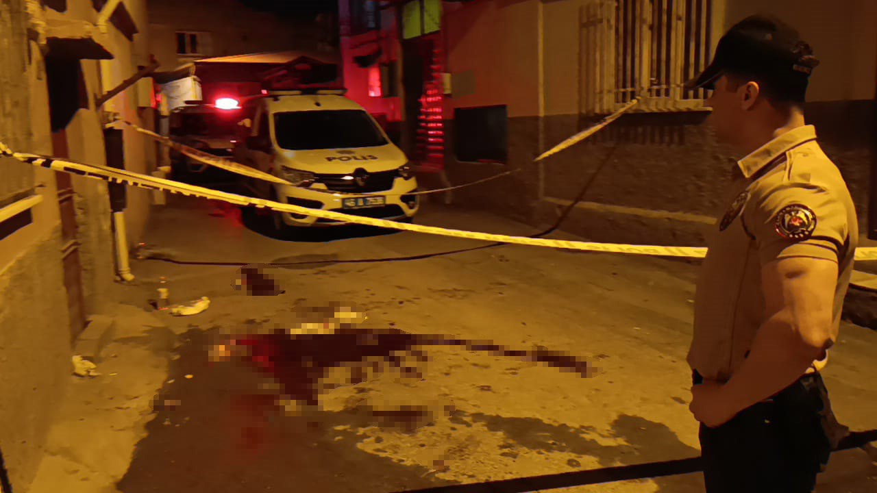 Kahramanmaraş&rsquo;ta bı&ccedil;ak&ccedil;ı kavga; 1 ağır yaralı
