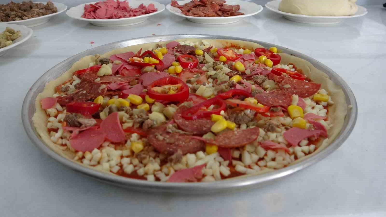 Akçadağ’ın yeni gözdesi: İnce hamurlu pizza, kömbe ve pilavı geride bıraktı