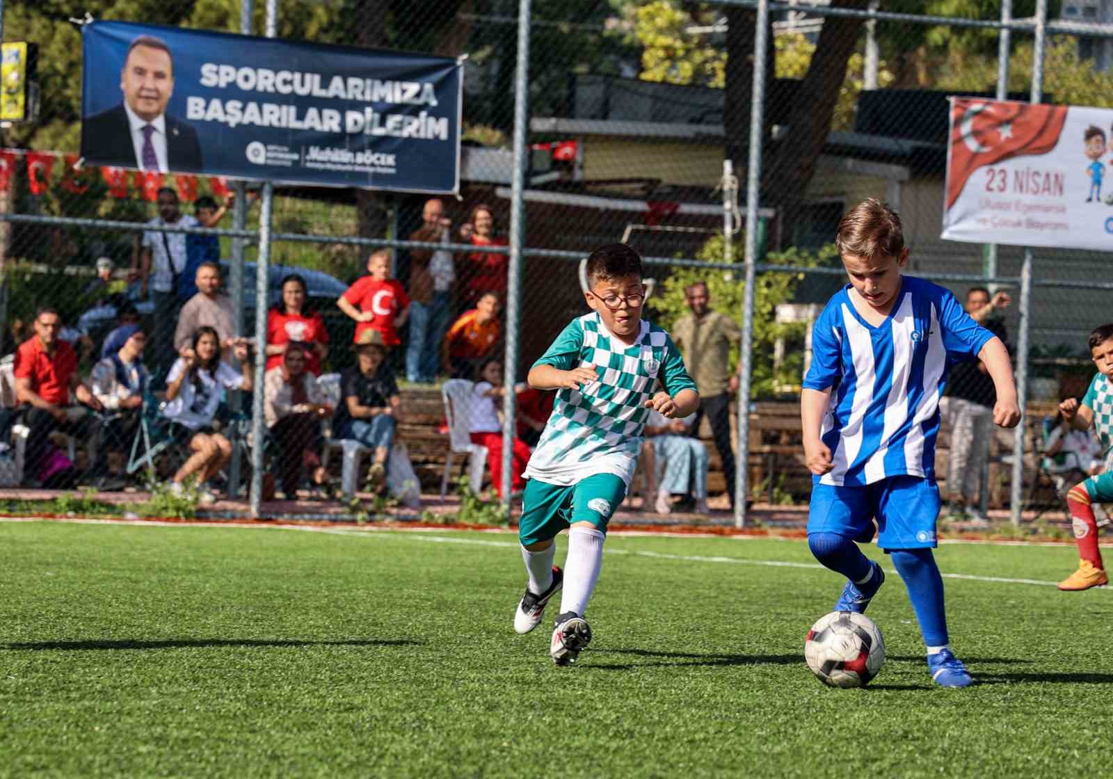 B&uuml;y&uuml;kşehir Futbol Akademisi kayıtları başladı
