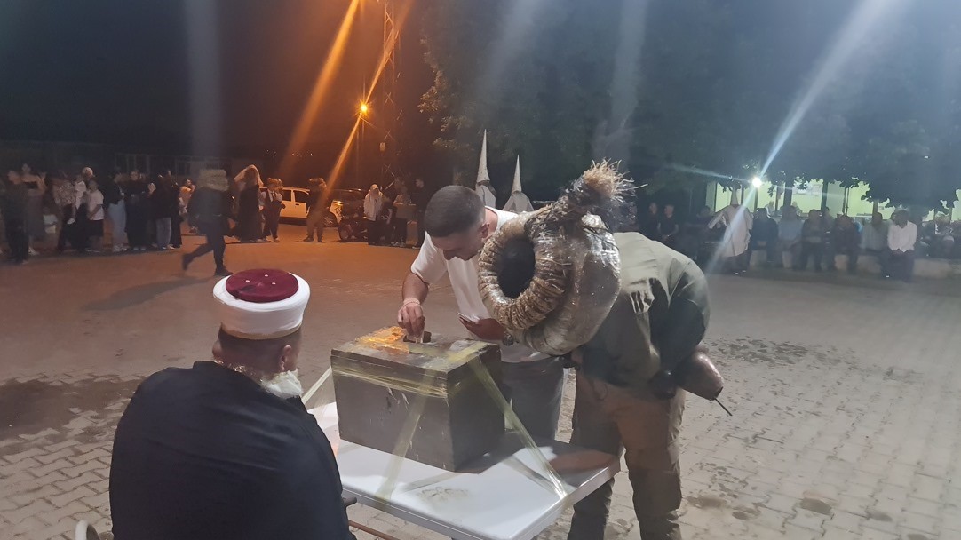 Çanakkale’de asırlık bayram eğlencesi renkli görüntülere sahne oldu
