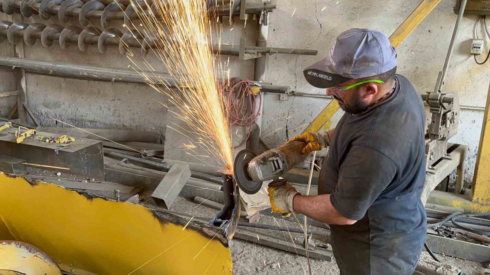 Ülkenin dört bir yanından gelen biçerdöverler Yerköy’de bakım ve onarımdan geçiyor