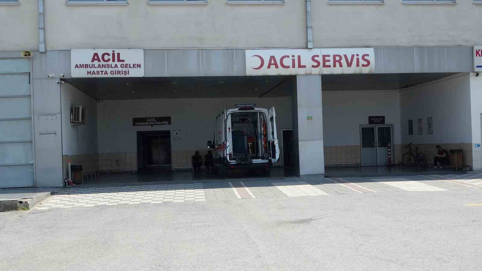 Eşi ile tartışan kadın seyir halindeki araçtan atladı
