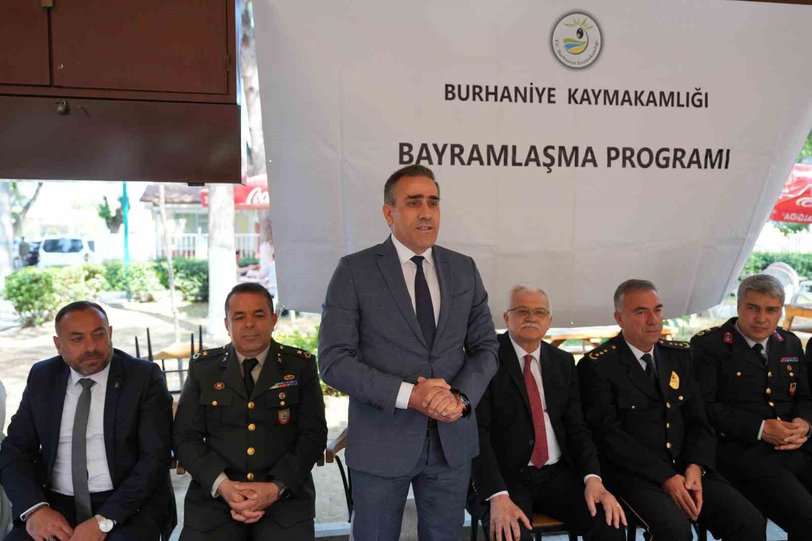 Burhaniye’de bayramlaşma töreni yapıldı