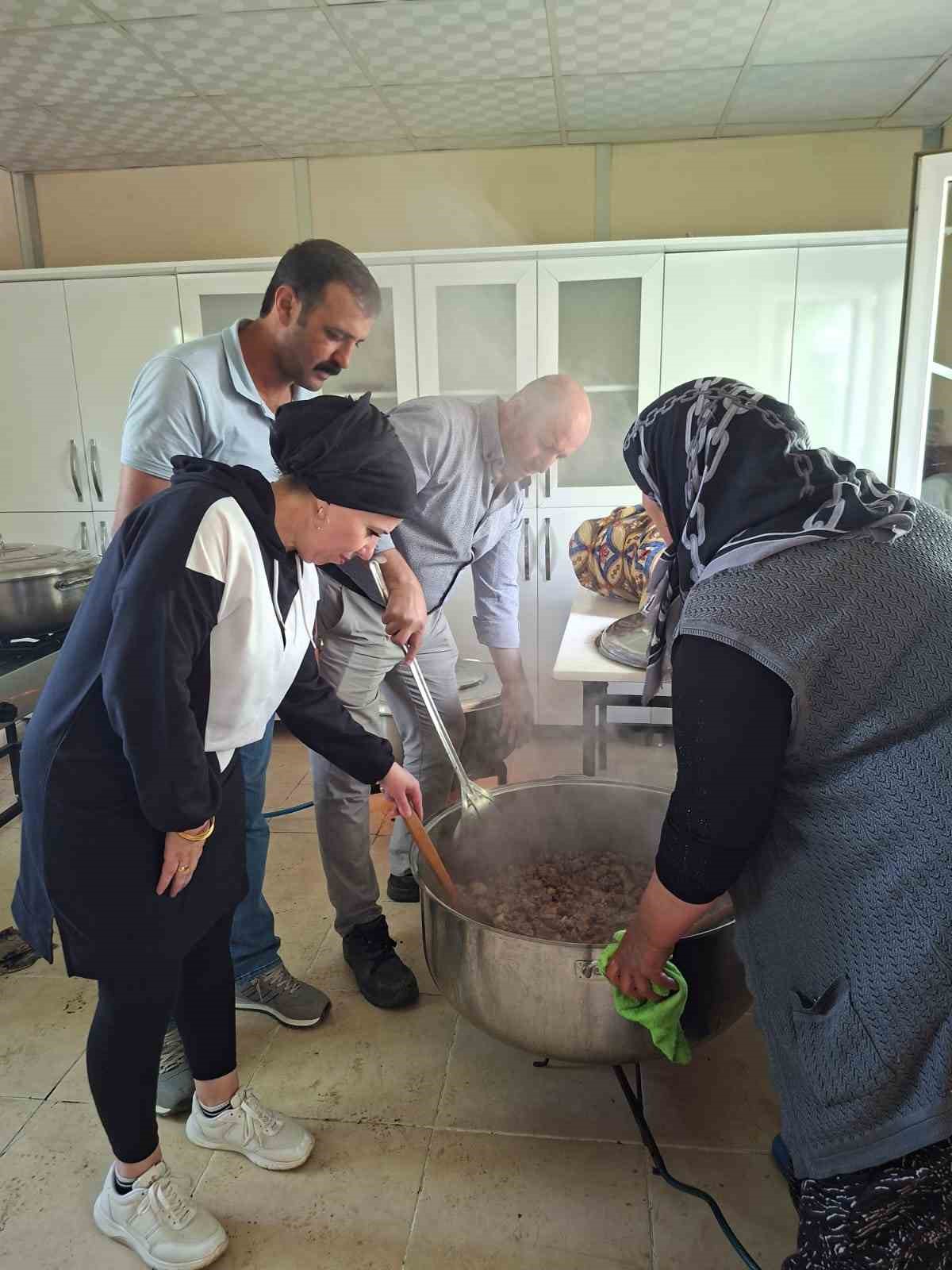 Kars&rsquo;ta mahalle sakinlerinden &ouml;rnek davranış
