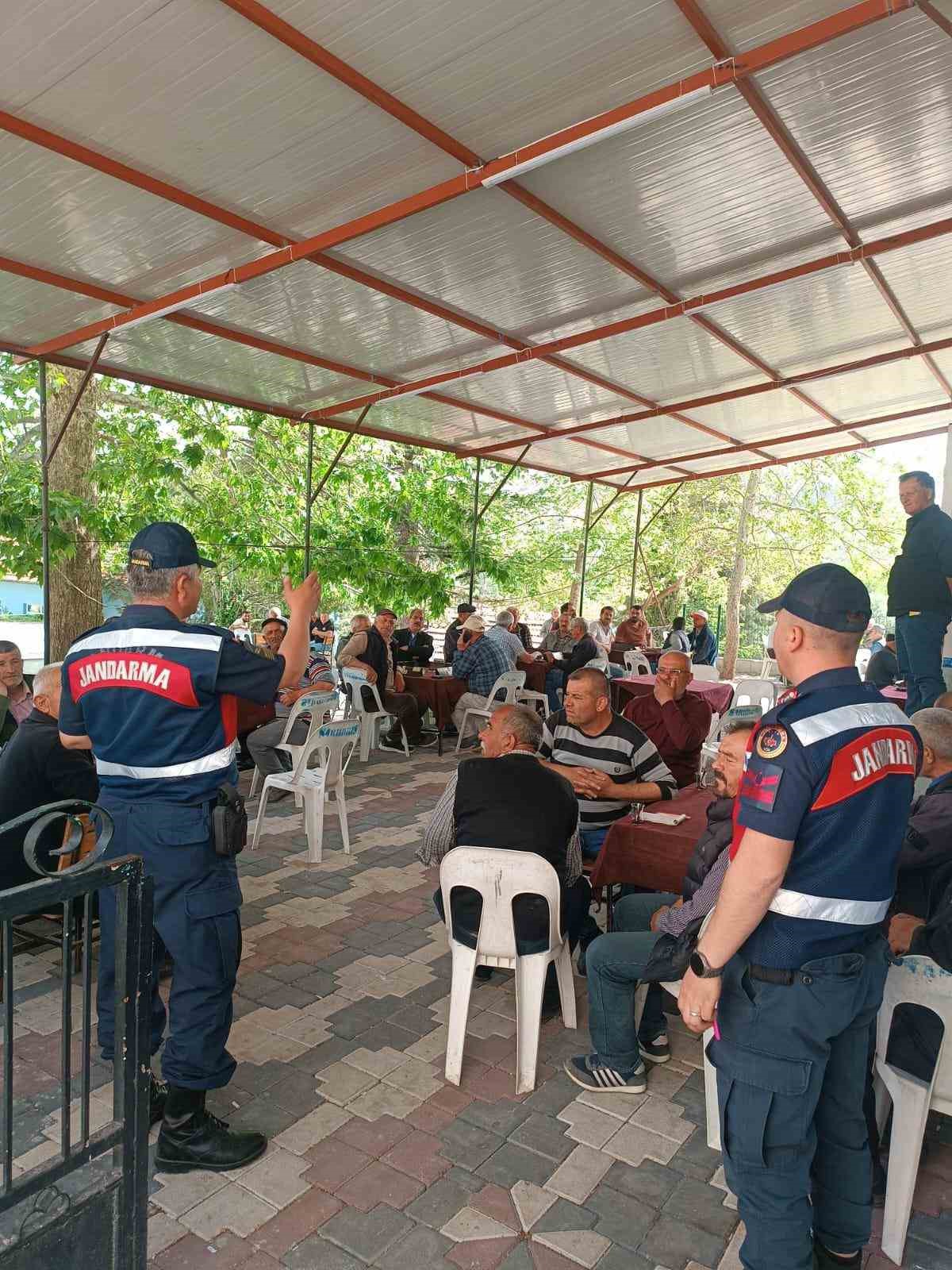 Eğirdir jandarmasından suda boğulmalara karşı bilgilendirme faaliyeti