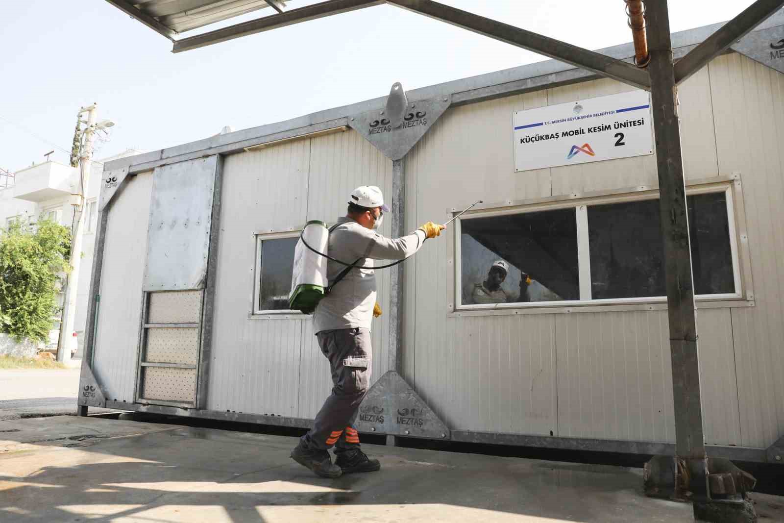 Mersin&rsquo;de kurban kesim alanları temizlendi
