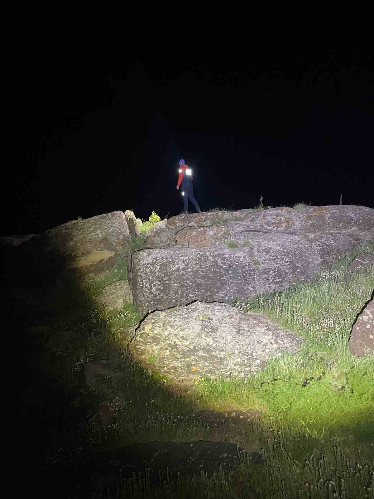 Diyadin&rsquo;de kayıp kız &ccedil;ocuğu sağ salim bulundu
