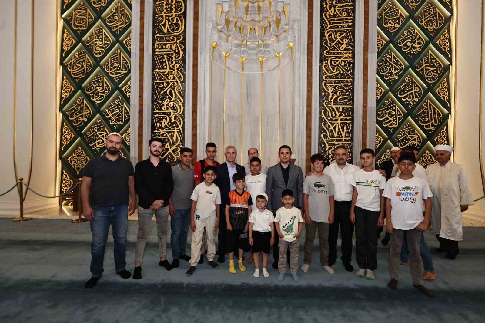 Tahmazoğlu kurban kesim alanlarını ziyaret etti