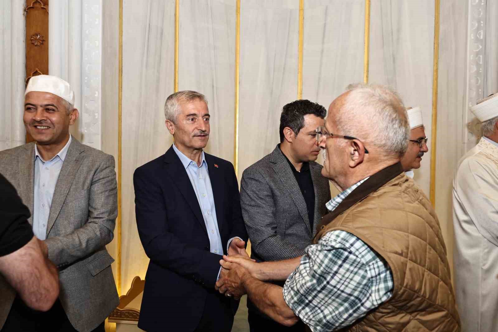 Tahmazoğlu kurban kesim alanlarını ziyaret etti
