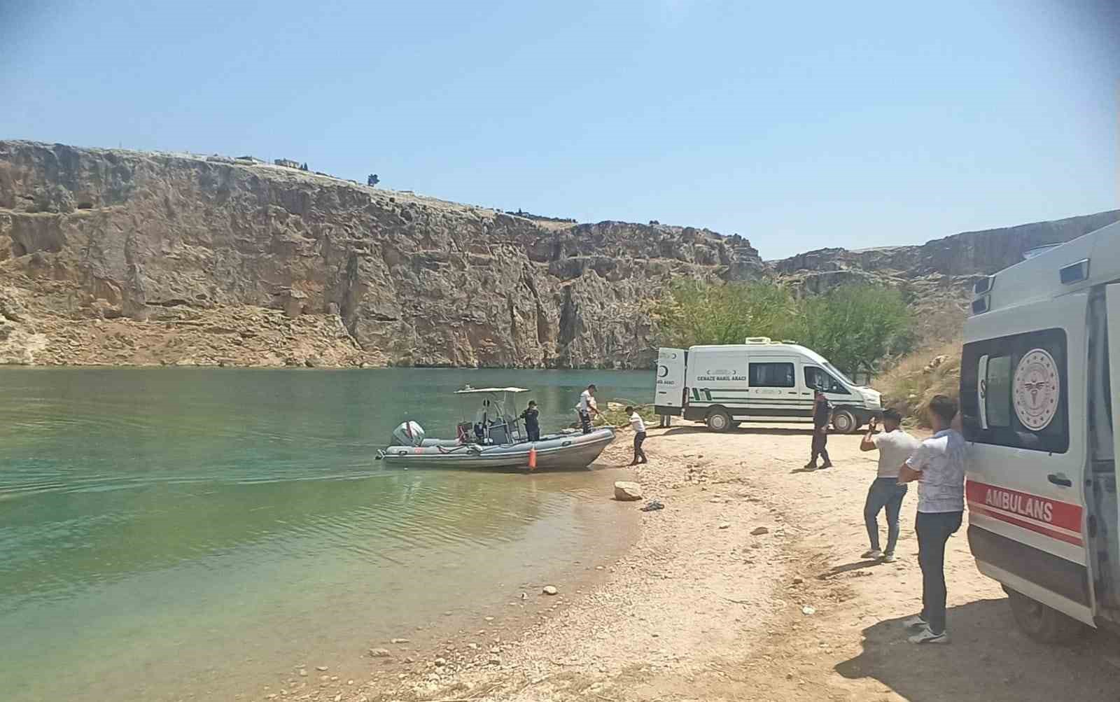 Onurcan Özdemir’in cansız bedeni olay yeri incelemesinin ardından  adli tıp kurumu morguna kaldırıldı