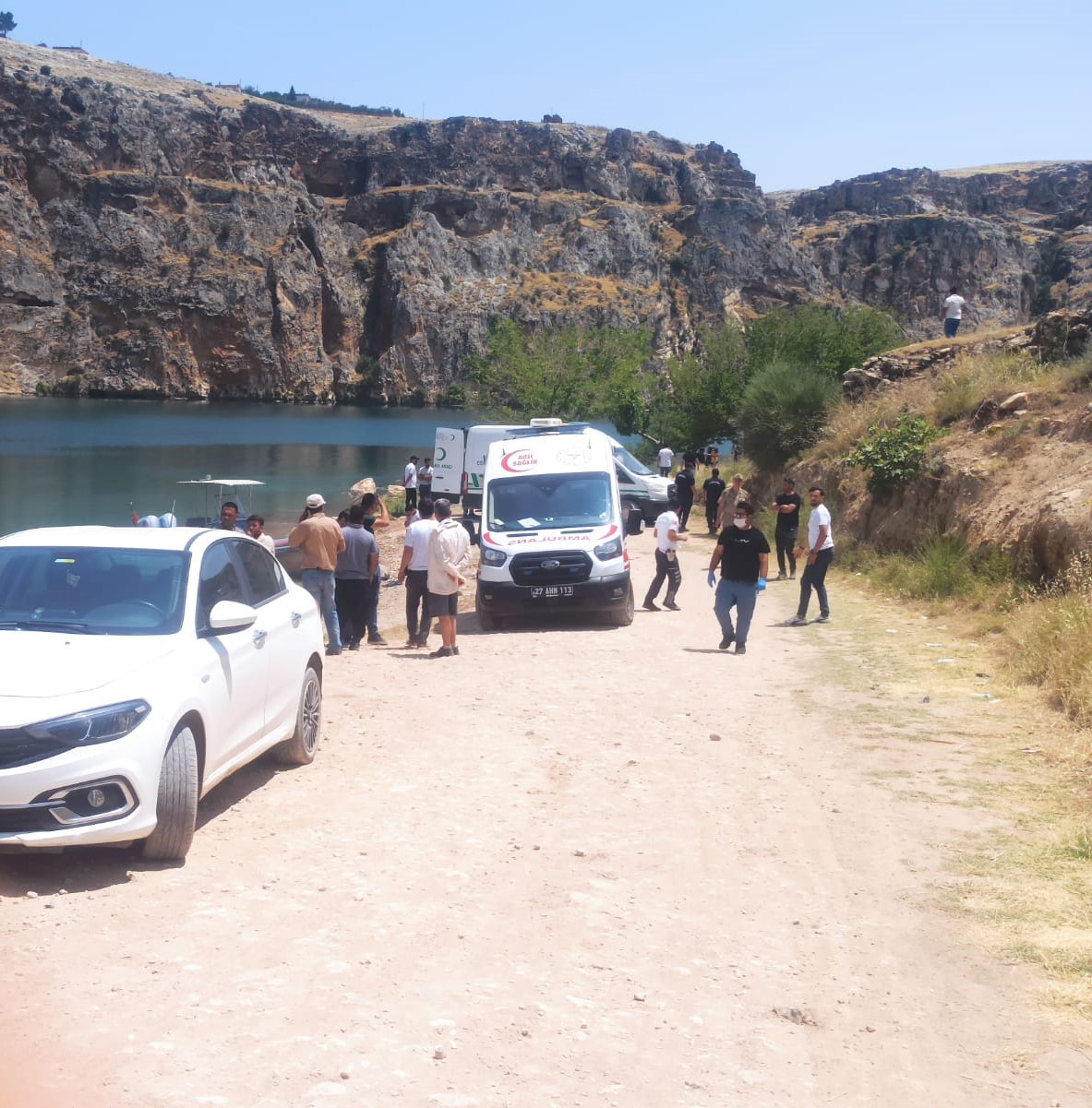 Onurcan &Ouml;zdemir&rsquo;in cansız bedeni olay yeri incelemesinin ardından  adli tıp kurumu morguna kaldırıldı
