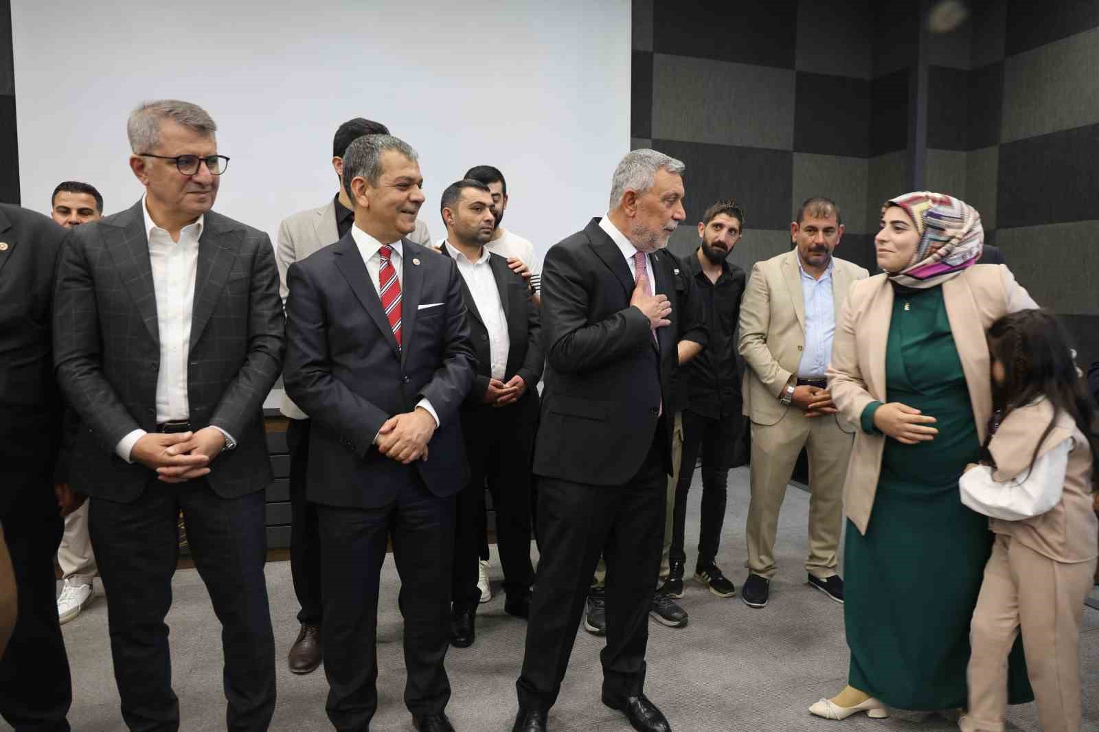 AK Parti Elazığ teşkilatında bayramlaşma
