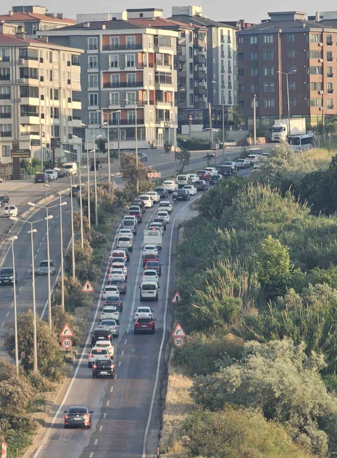 Bayramda Erdek&rsquo;e ziyaret&ccedil;i akını, sahiller tıklım tıklım
