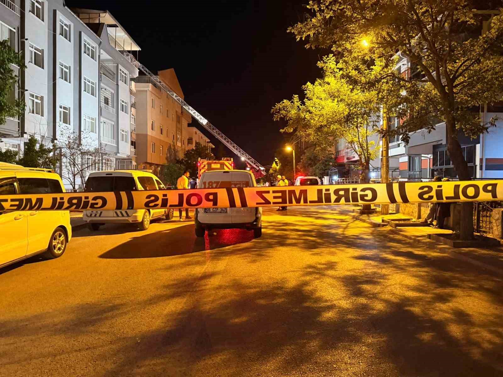 Polatlı’da 5 katlı binada yangın çıktı