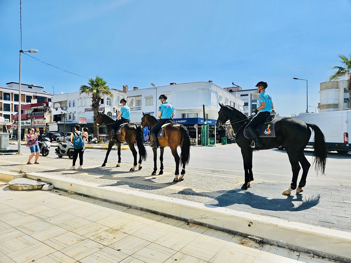 Ayvalık&rsquo;ta atlı jandarma devriyesi g&ouml;reve başladı
