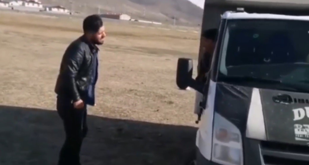 Erzincan’da ehliyet sınavı öncesi komik anlar yaşandı