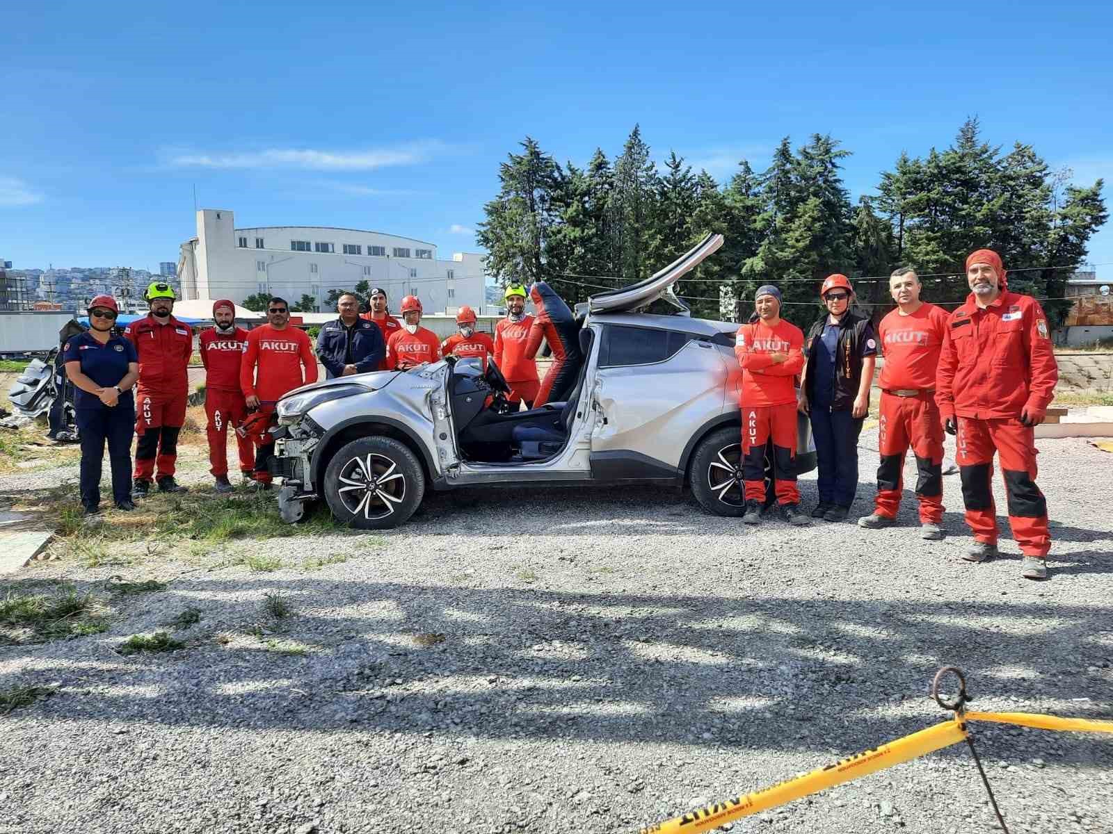 İtfaiyeden AKUT’a eğitim desteği
