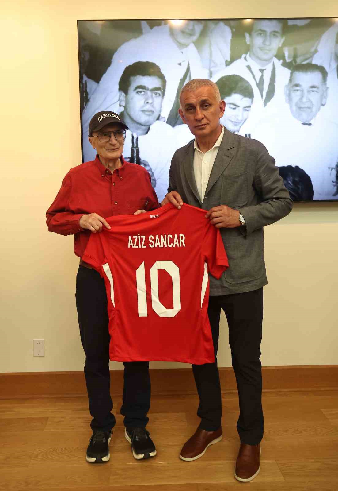 A Milli Takım’dan Aziz Sancar’a ziyaret
