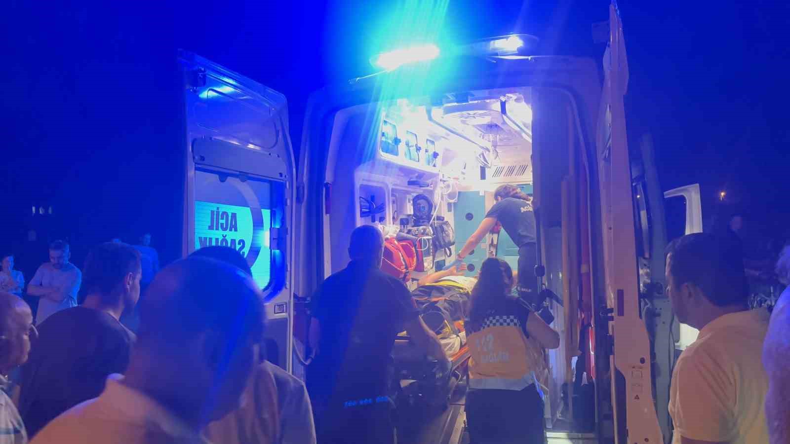 Kontrolden &ccedil;ıkan motosiklet devrildi, s&uuml;r&uuml;c&uuml; ağır yaralandı
