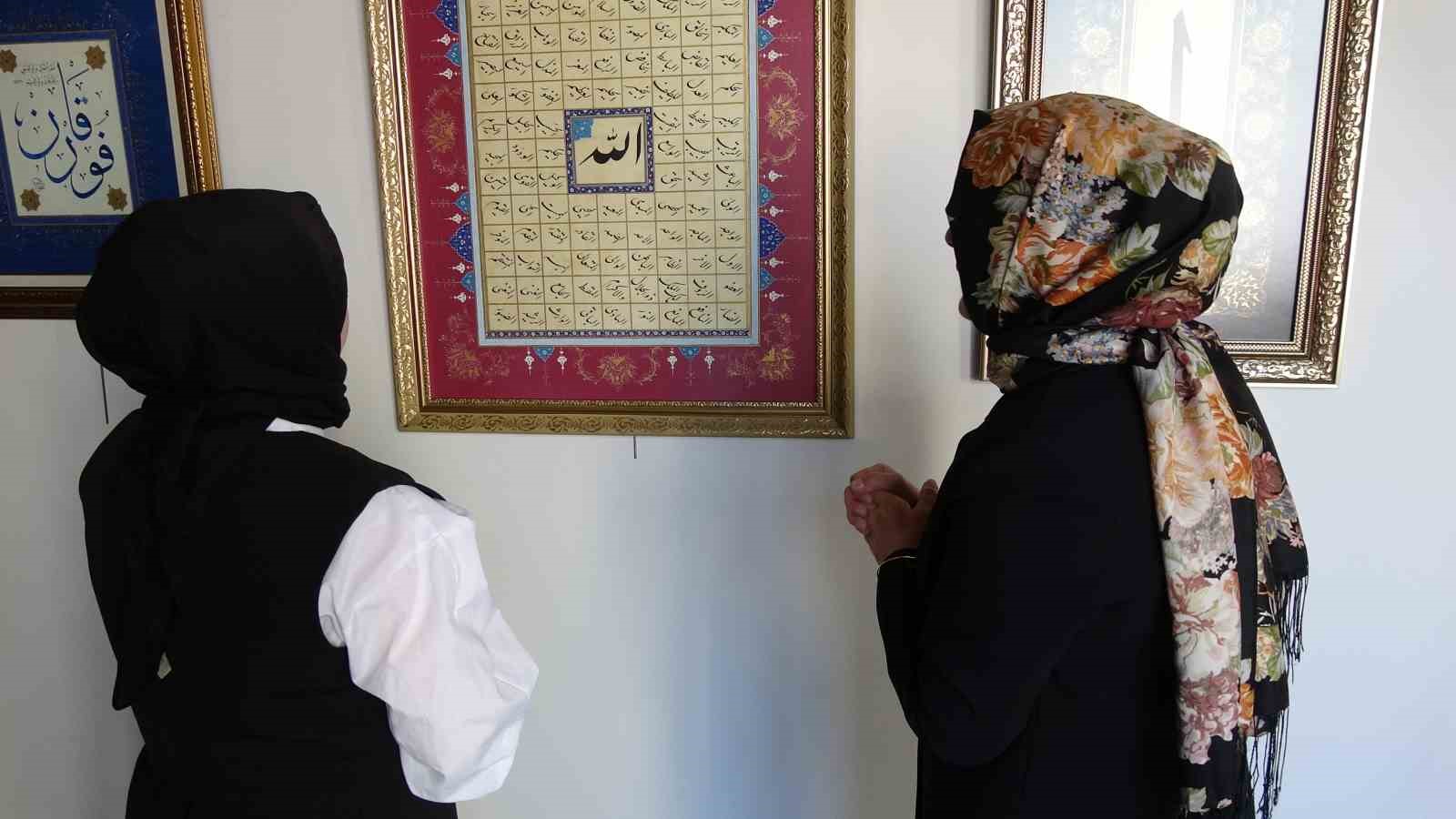 Hayali olan sergiyi 49 yaşında açtı

