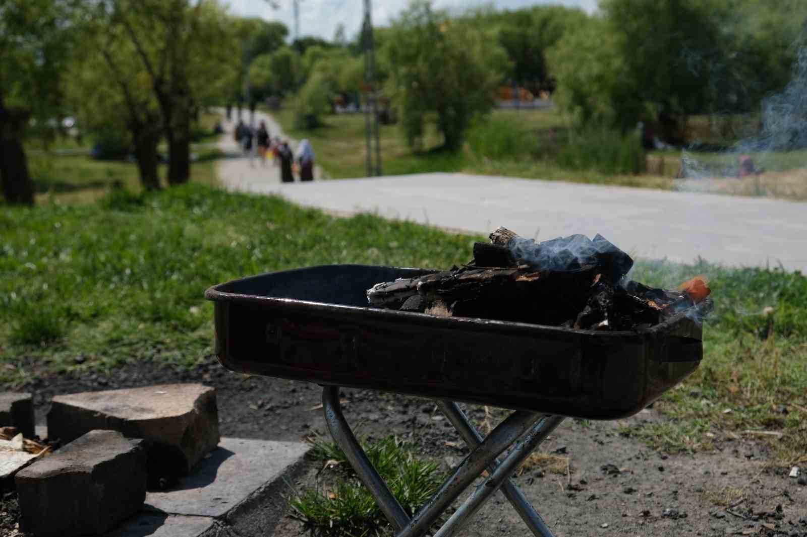 Bayram tatilinin vazge&ccedil;ilmezi Ekşisu oldu
