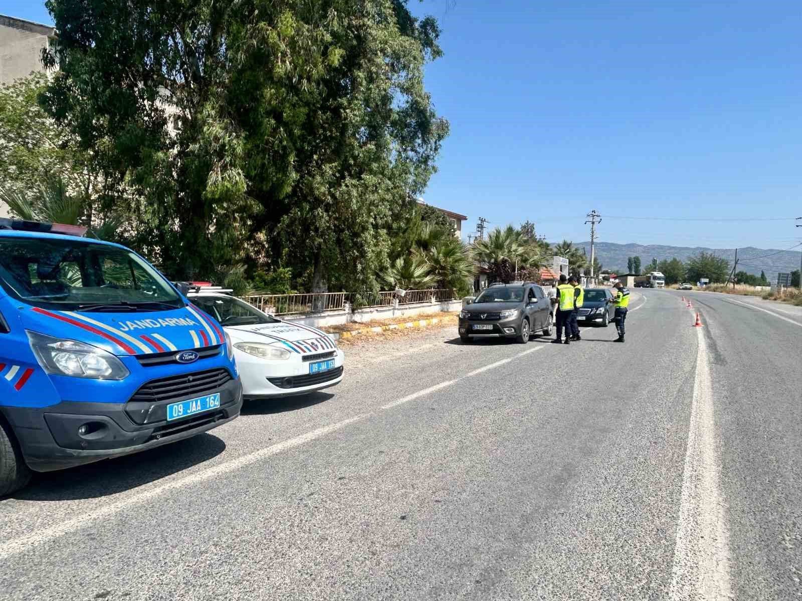 Bayram tatili dönüşü başladı, jandarma denetimleri sıklaştırdı