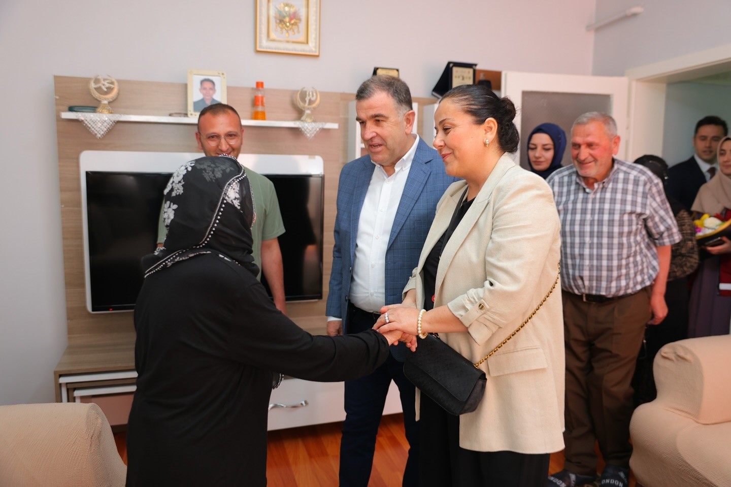 Vali Eldivan şehit aileleriyle gazilerle bir araya geldi
