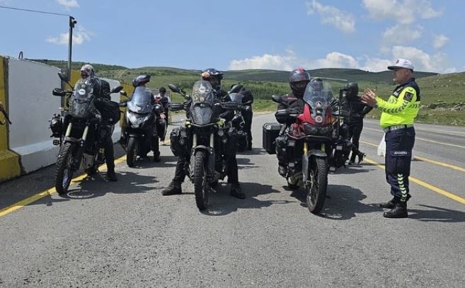 Ardahan motosiklet sürücülerine yönelik denetim yapıldı