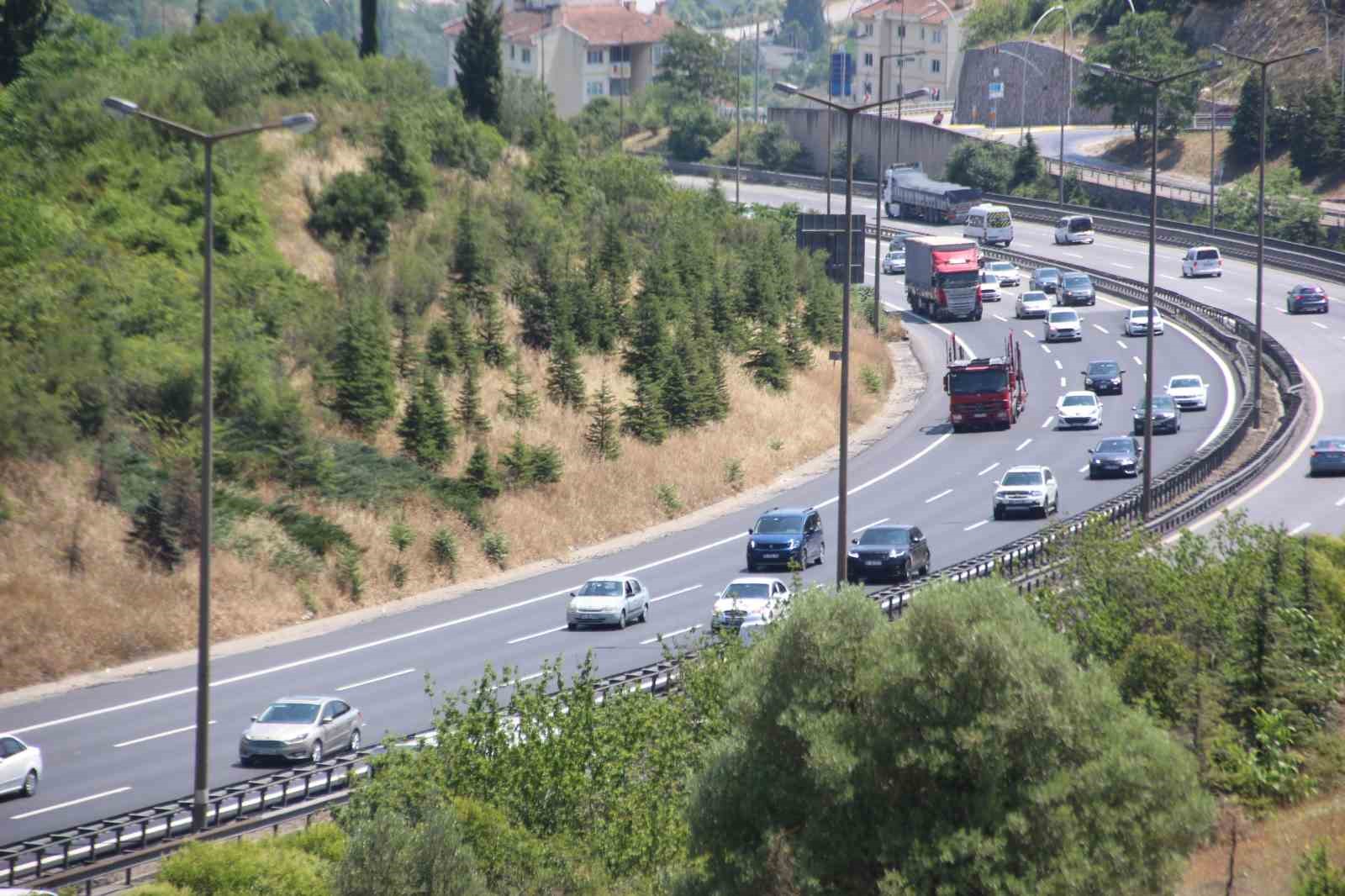 Bayram tatili d&ouml;n&uuml;ş&uuml;nde Kocaeli&rsquo;de trafik akıcı seyrediyor
