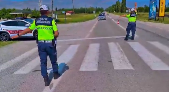 Bakan Yerlikaya: "Kurban Bayramı tatilinin ilk 4 g&uuml;n&uuml;nde 2 bin 960 trafik kazası meydana geldi"
