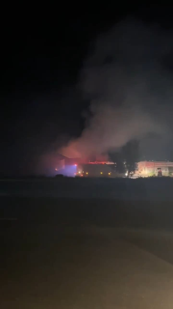 Muş&rsquo;ta lastik deposunda korkutan yangın
