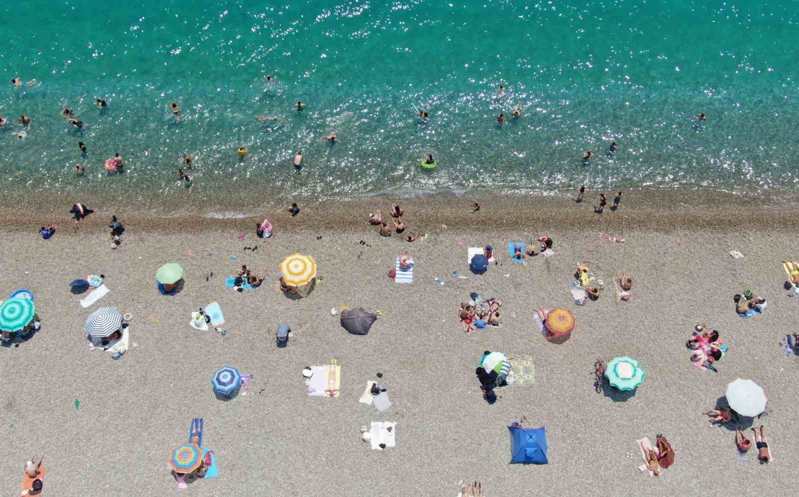 Antalya’da bayramın son günü sahiller doldu