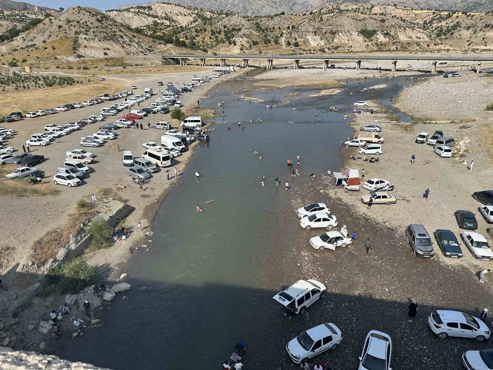 Cendere K&ouml;pr&uuml;s&uuml;&rsquo;nde bayram yoğunluğu
