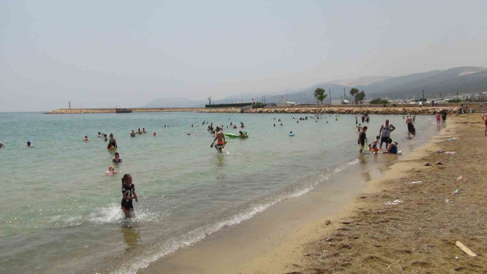 Mersin plajlarında bayram bereketliliği yaşandı
