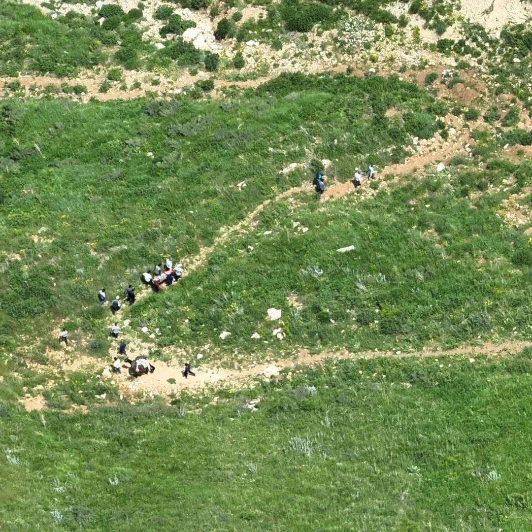 Hakkari&rsquo;de dağdan d&uuml;şen yaralı şahıs kurtarıldı
