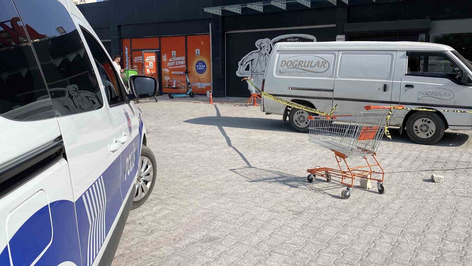 &Ouml;nce tokalaştı sonra bacaklarından vurdu
